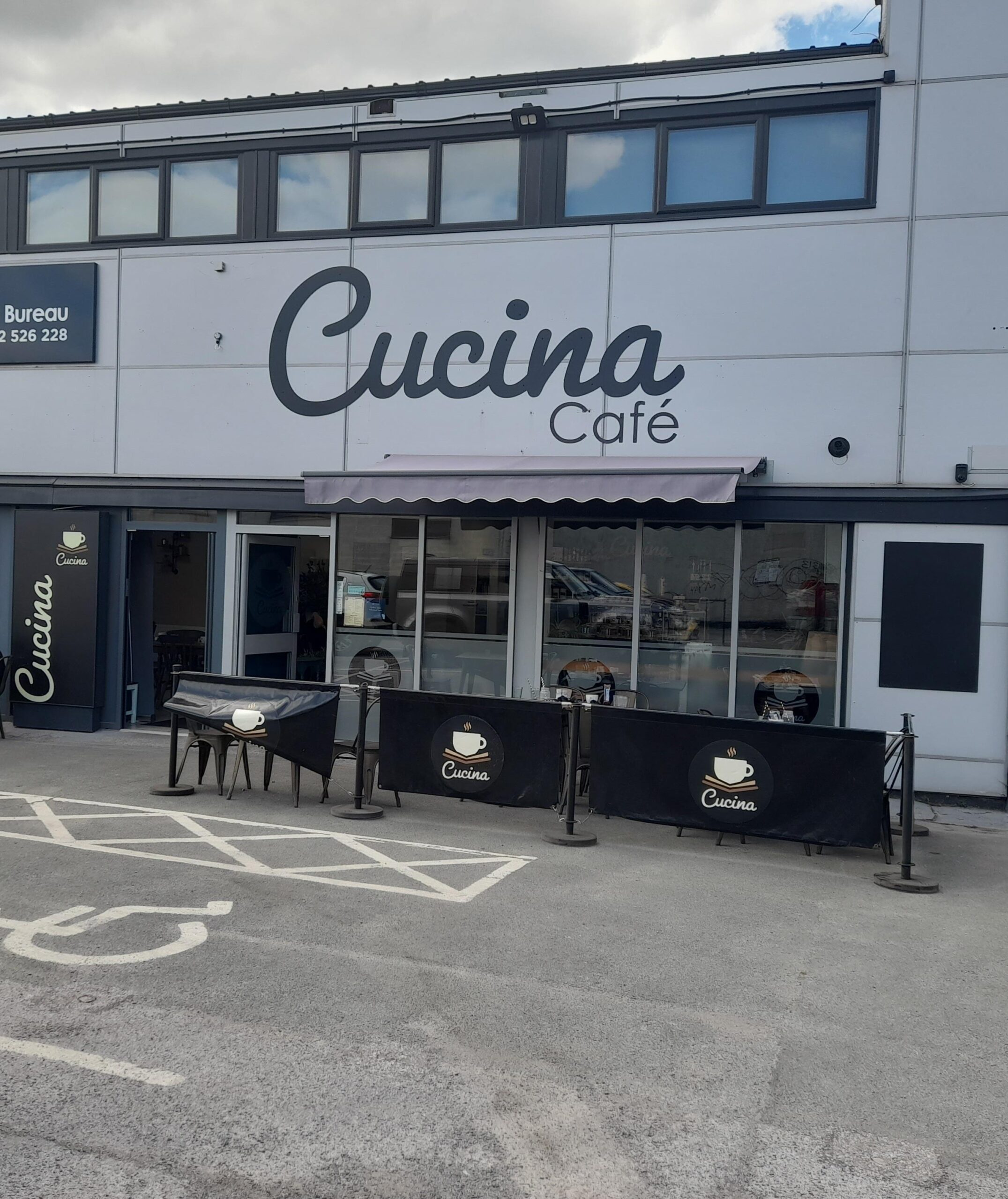 Cucina Cafe in Leigh